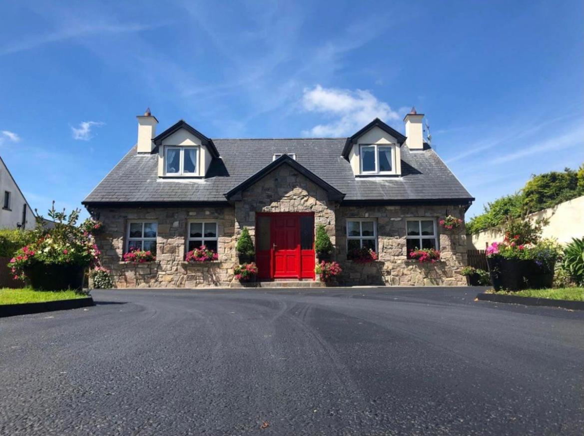 Cosy Rooms In A Stone Cottage Salthill Exterior photo